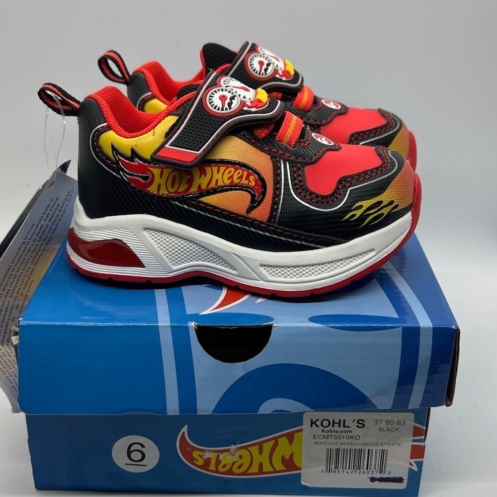 🔥 Hot Wheels Toddler Sneakers – Size 6 – Black/Red/Yellow with Flames 🔥